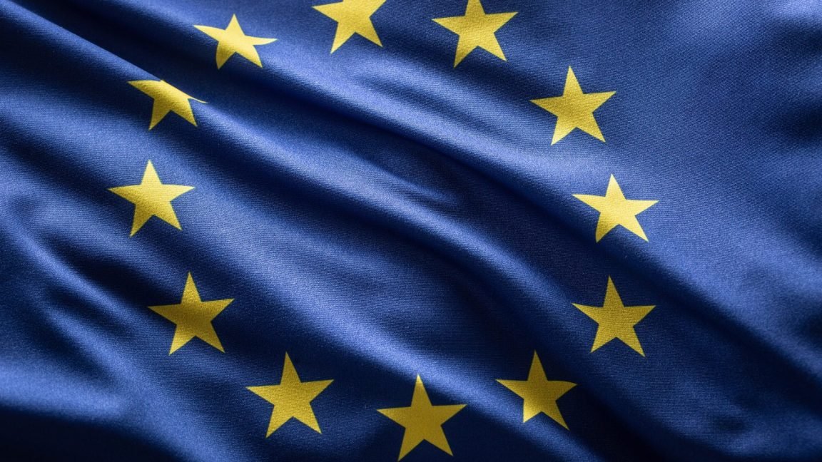 ChatGPT e Reddit enfrentam regras de segurança mais rigorosas da UE