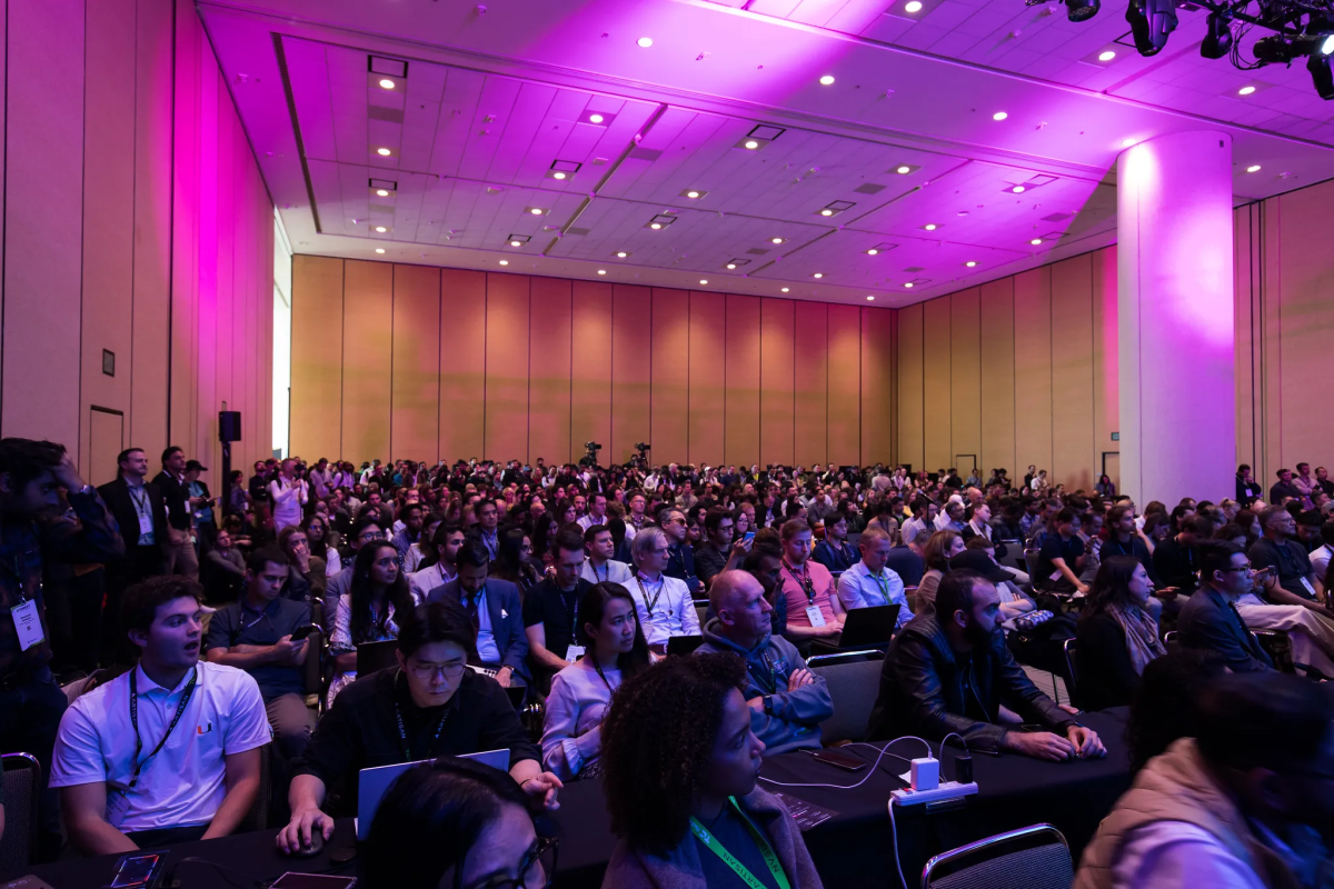 Agentes de IA como membros do time: como startups estão repensando a contratação no TechCrunch Disrupt 2026