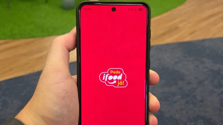 iFood lança Toqan, IA para gestão de restaurantes com relatórios pelo WhatsApp